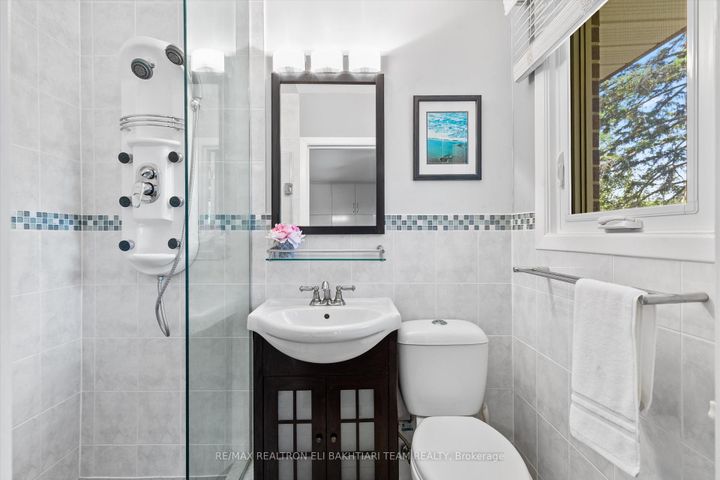Photo 17 at 1 Donmac Drive, Don Mills, Toronto