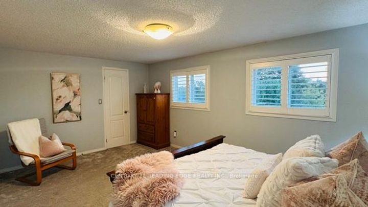 Photo 10 at 385 Compton Crescent, Centennial, Oshawa