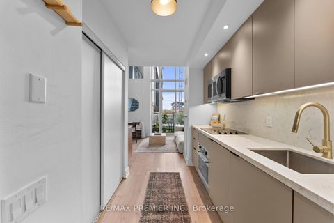 Photo 5 at 301 - 5 Hanna Avenue, Niagara, Toronto