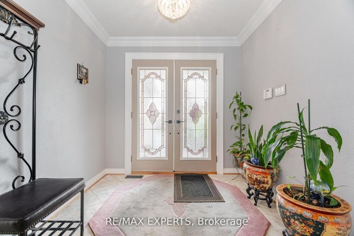 Photo 7 at 21 Williamsburg Lane, East Woodbridge, Vaughan