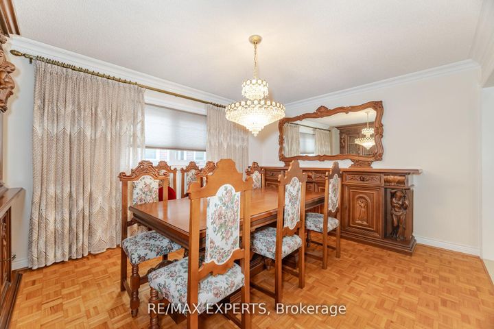 Photo 13 at 21 Williamsburg Lane, East Woodbridge, Vaughan