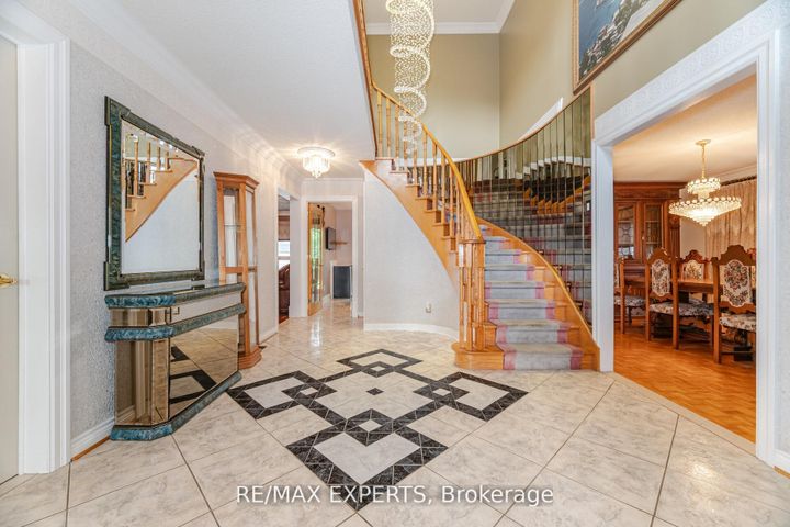 Photo 27 at 21 Williamsburg Lane, East Woodbridge, Vaughan