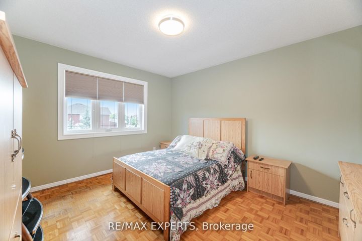 Photo 38 at 21 Williamsburg Lane, East Woodbridge, Vaughan
