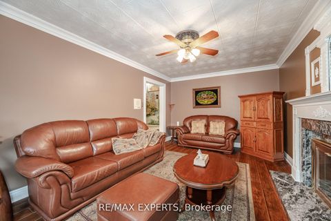 Photo 23 at 21 Williamsburg Lane, East Woodbridge, Vaughan