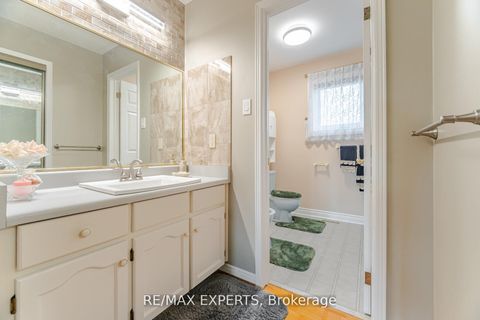 Photo 33 at 21 Williamsburg Lane, East Woodbridge, Vaughan