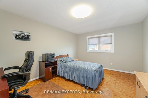 Photo 36 at 21 Williamsburg Lane, East Woodbridge, Vaughan