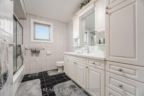 Photo 42 at 21 Williamsburg Lane, East Woodbridge, Vaughan