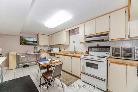 Photo 48 at 21 Williamsburg Lane, East Woodbridge, Vaughan