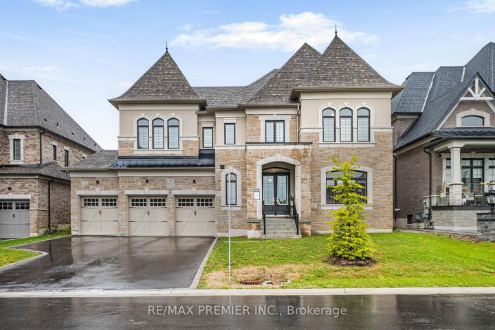 Photo 2 at 30 Enclave Court, Kleinburg, Vaughan