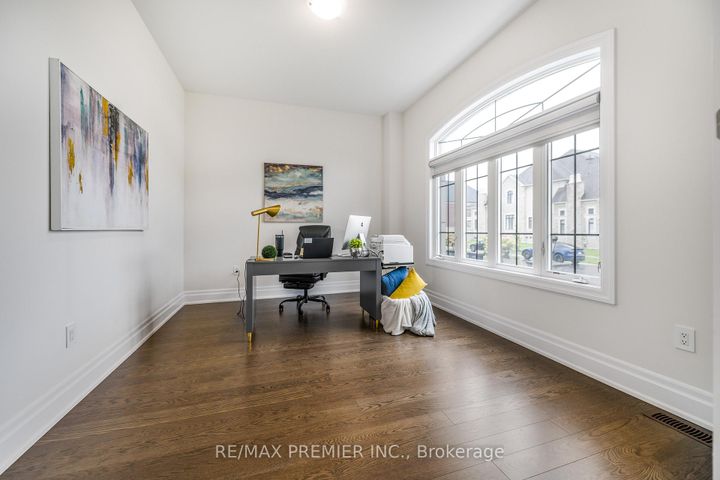 Photo 6 at 30 Enclave Court, Kleinburg, Vaughan
