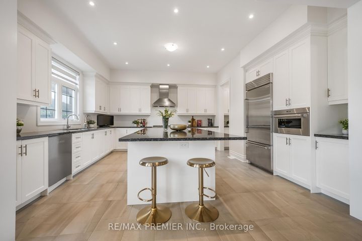 Photo 20 at 30 Enclave Court, Kleinburg, Vaughan