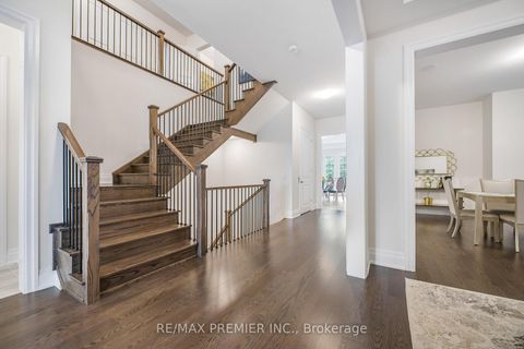 Photo 7 at 30 Enclave Court, Kleinburg, Vaughan