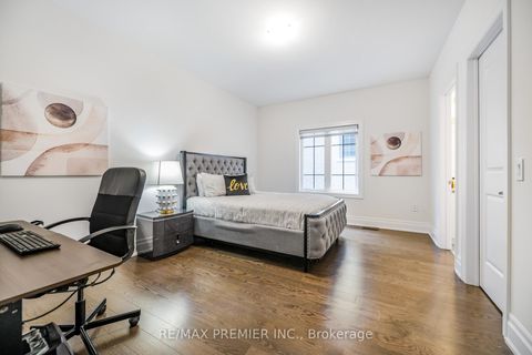 Photo 34 at 30 Enclave Court, Kleinburg, Vaughan
