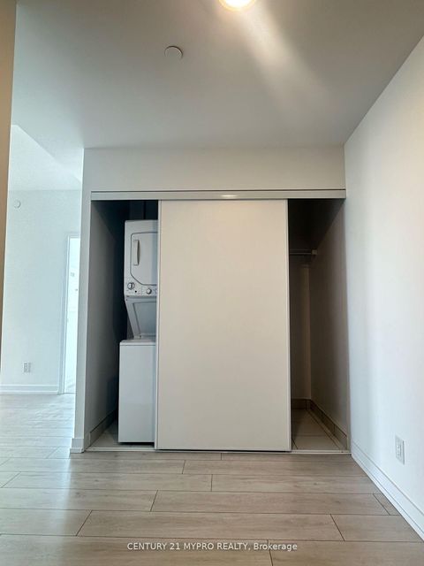 Photo 3 at 607 - 500 Dupont Street, Annex, Toronto