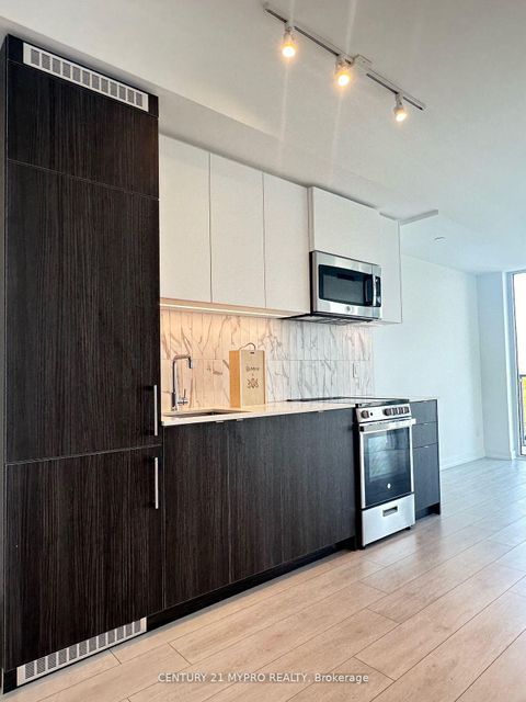 Photo 8 at 607 - 500 Dupont Street, Annex, Toronto