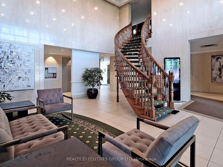 Photo 4 at 1701 - 8111 Yonge Street, Royal Orchard, Markham