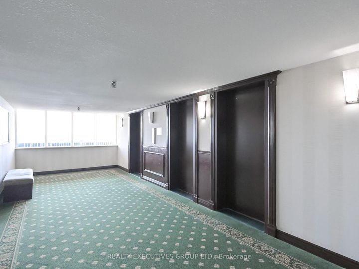 Photo 8 at 1701 - 8111 Yonge Street, Royal Orchard, Markham