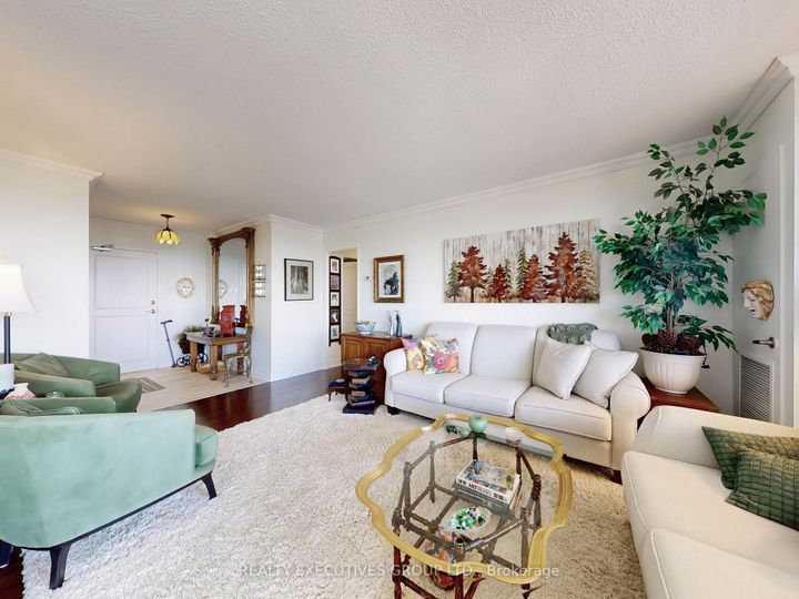 Photo 12 at 1701 - 8111 Yonge Street, Royal Orchard, Markham