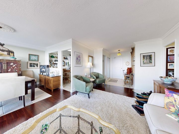 Photo 13 at 1701 - 8111 Yonge Street, Royal Orchard, Markham