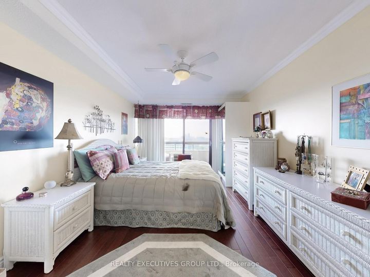 Photo 23 at 1701 - 8111 Yonge Street, Royal Orchard, Markham