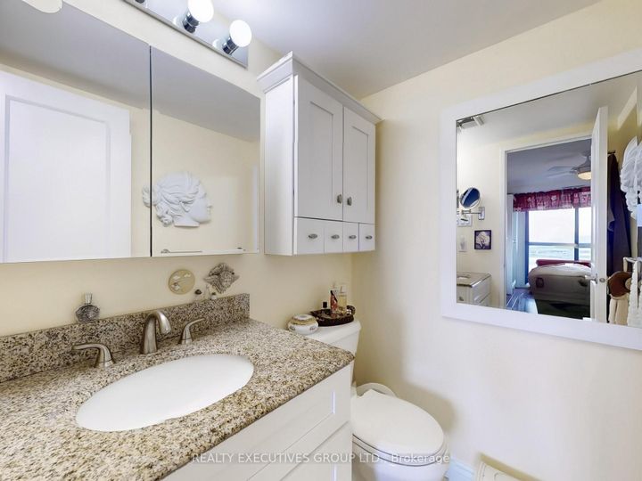 Photo 25 at 1701 - 8111 Yonge Street, Royal Orchard, Markham
