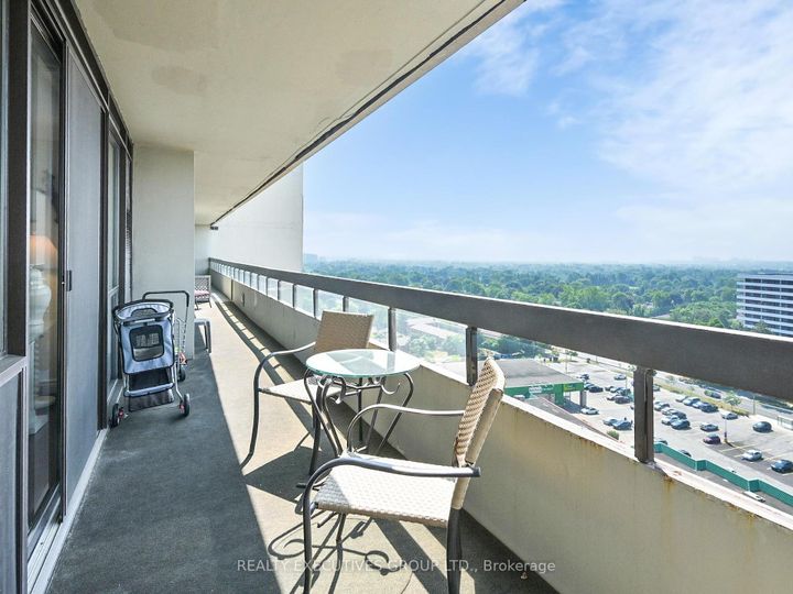 Photo 30 at 1701 - 8111 Yonge Street, Royal Orchard, Markham