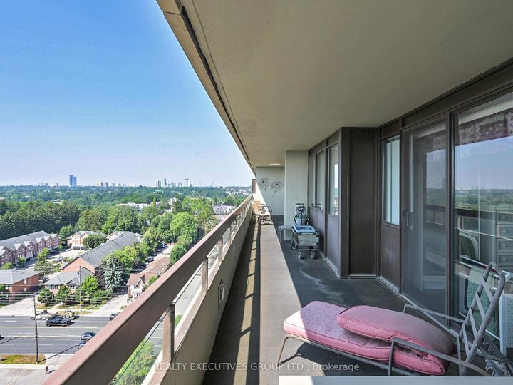Photo 33 at 1701 - 8111 Yonge Street, Royal Orchard, Markham