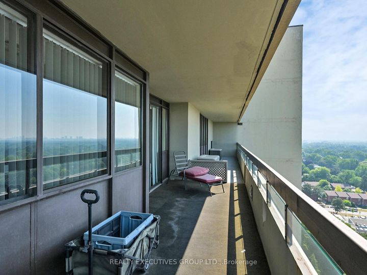 Photo 36 at 1701 - 8111 Yonge Street, Royal Orchard, Markham