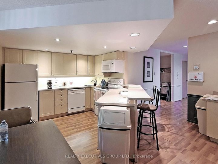 Photo 40 at 1701 - 8111 Yonge Street, Royal Orchard, Markham