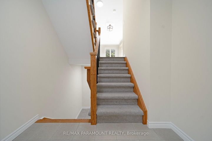 Photo 6 at 37 - 1575 South Parade Court, East Credit, Mississauga