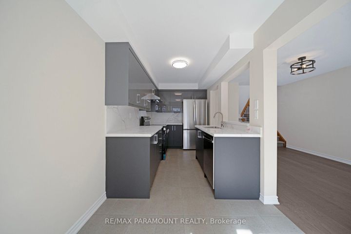 Photo 14 at 37 - 1575 South Parade Court, East Credit, Mississauga