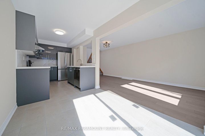 Photo 15 at 37 - 1575 South Parade Court, East Credit, Mississauga