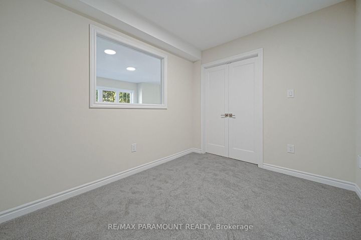 Photo 21 at 37 - 1575 South Parade Court, East Credit, Mississauga