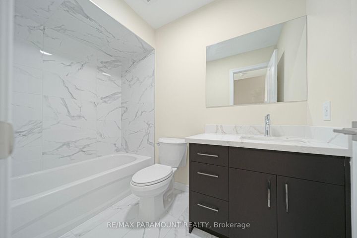 Photo 23 at 37 - 1575 South Parade Court, East Credit, Mississauga