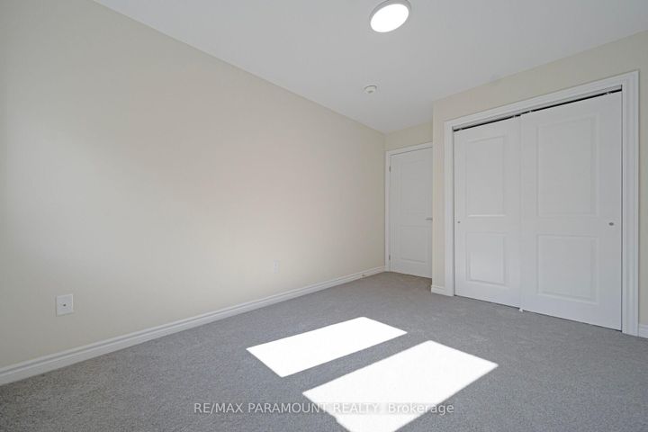 Photo 27 at 37 - 1575 South Parade Court, East Credit, Mississauga
