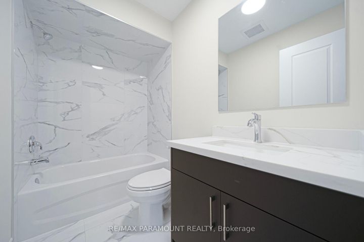 Photo 29 at 37 - 1575 South Parade Court, East Credit, Mississauga