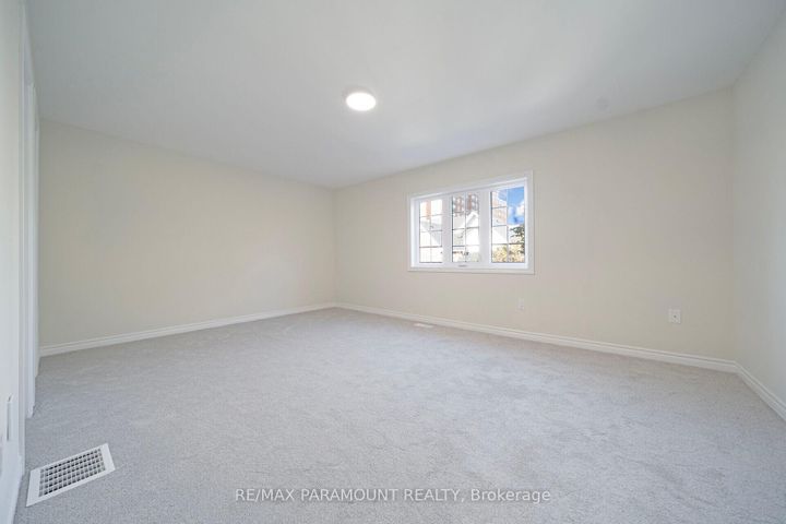 Photo 30 at 37 - 1575 South Parade Court, East Credit, Mississauga