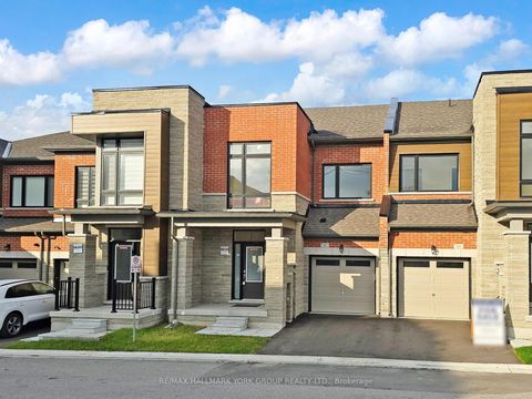 Photo 1 at 42 Blick Crescent E, Bayview Northeast, Aurora