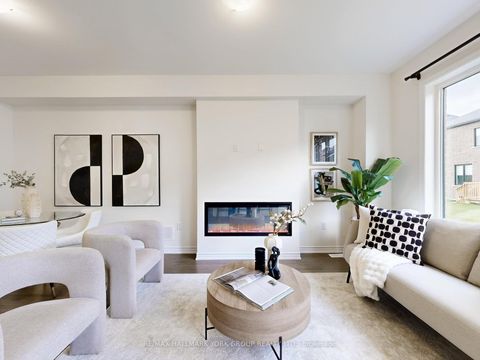 Photo 5 at 42 Blick Crescent E, Bayview Northeast, Aurora
