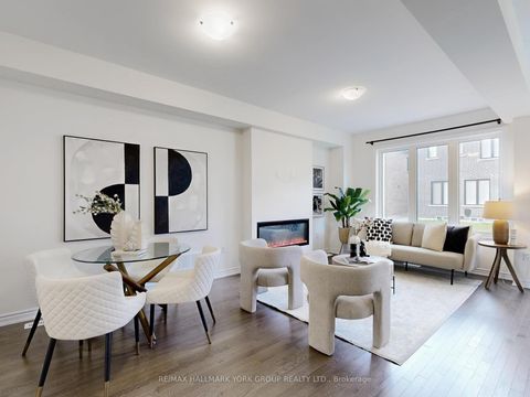 Photo 11 at 42 Blick Crescent E, Bayview Northeast, Aurora