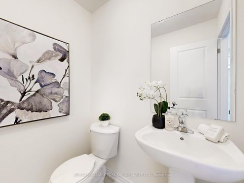 Photo 13 at 42 Blick Crescent E, Bayview Northeast, Aurora