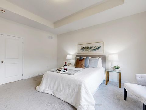 Photo 19 at 42 Blick Crescent E, Bayview Northeast, Aurora