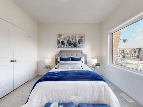 Photo 24 at 42 Blick Crescent E, Bayview Northeast, Aurora