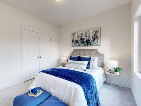 Photo 25 at 42 Blick Crescent E, Bayview Northeast, Aurora