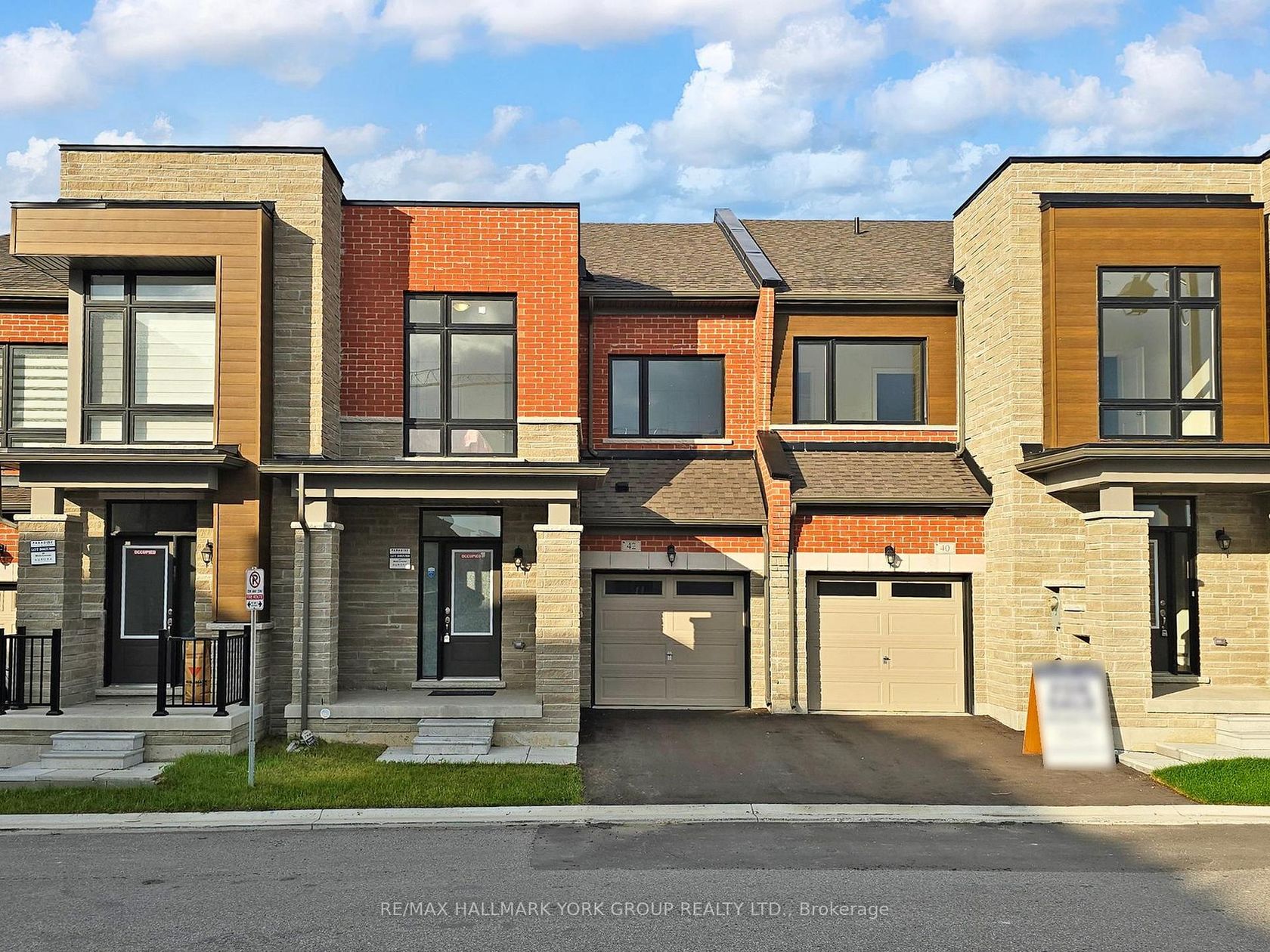 42 Blick Crescent E, Bayview Northeast, Aurora 
