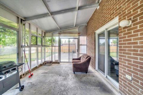 Photo 5 at 53 Agincourt Road, West Woodbridge, Vaughan