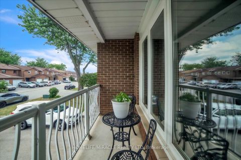 Photo 7 at 53 Agincourt Road, West Woodbridge, Vaughan Photo 7 at 53 Agincourt Road, West Woodbridge, Vaughan