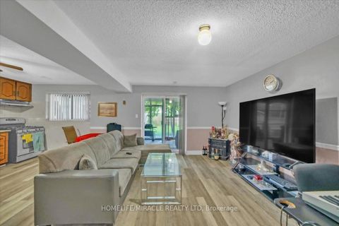 Photo 9 at 53 Agincourt Road, West Woodbridge, Vaughan