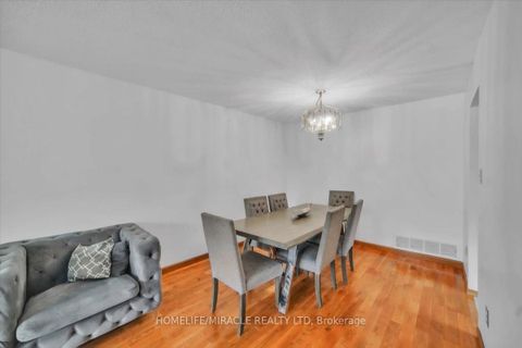 Photo 10 at 53 Agincourt Road, West Woodbridge, Vaughan