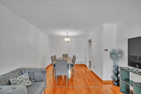 Photo 11 at 53 Agincourt Road, West Woodbridge, Vaughan